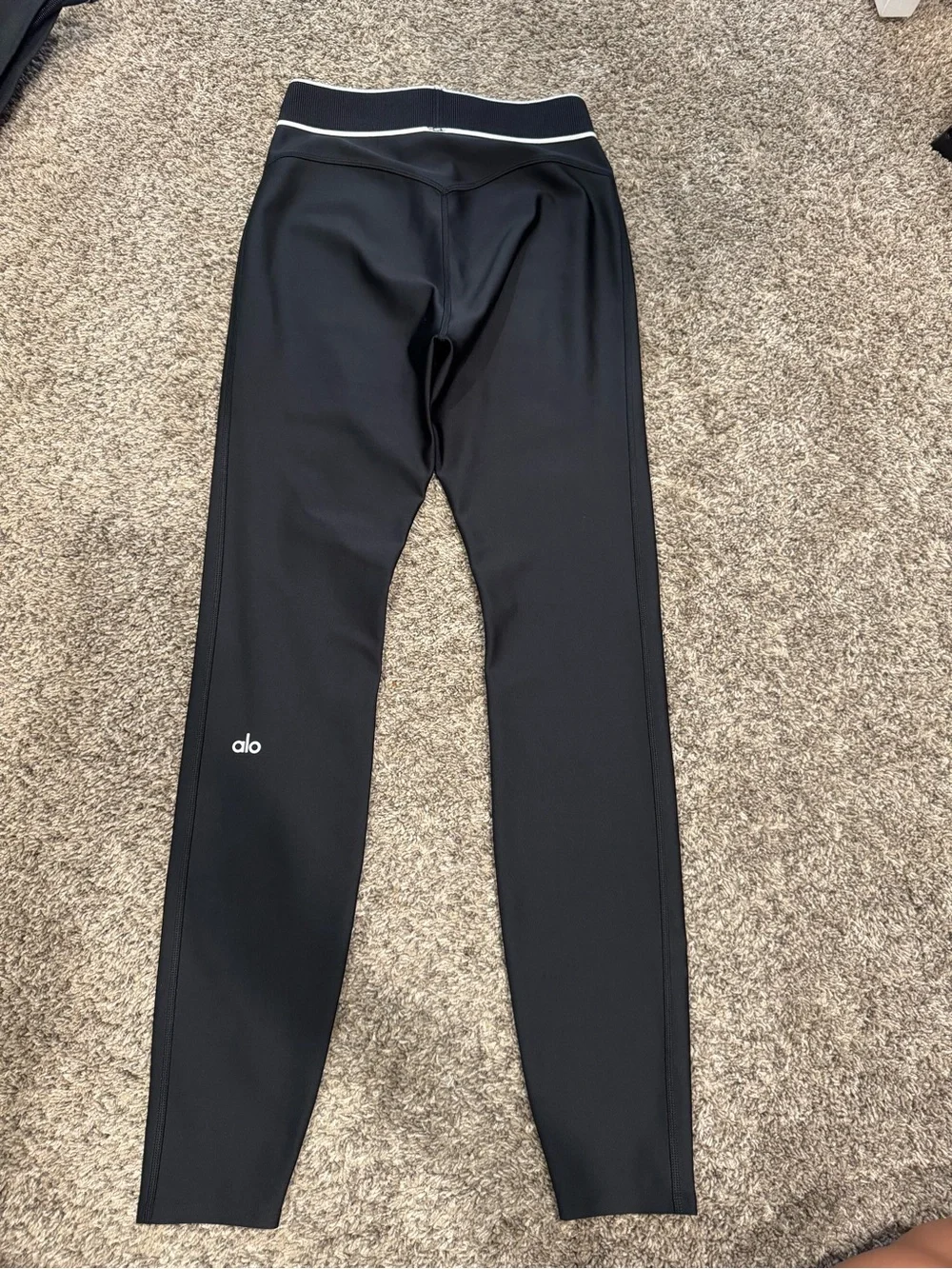 ALO Yoga Airlift High-waist alignment Black Leggings with White Waist Trim